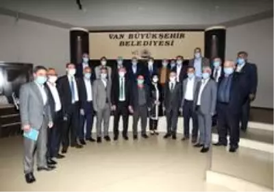Son Dakika | İçişleri Bakan Yardımcısı Erdil, Van'daki çalışmalarla ilgili bilgi aldı Son Dakika | İçişleri Bakan Yardımcısı Erdil, Van'daki çalışmalarla ilgili bilgi aldı