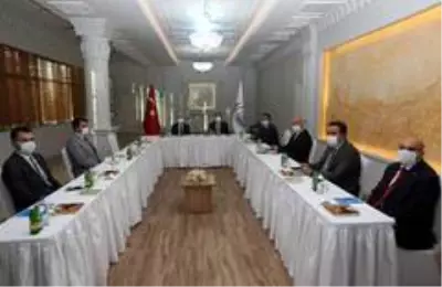 Son Dakika | İçişleri Bakan Yardımcısı Erdil, Van'daki çalışmalarla ilgili bilgi aldı Son Dakika | İçişleri Bakan Yardımcısı Erdil, Van'daki çalışmalarla ilgili bilgi aldı