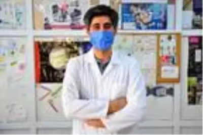 İki öğrenci 'uykuda üst açma sorunu' için geliştirdikleri projeyi TÜBİTAK'a sundu İki öğrenci 'uykuda üst açma sorunu' için geliştirdikleri projeyi TÜBİTAK'a sundu