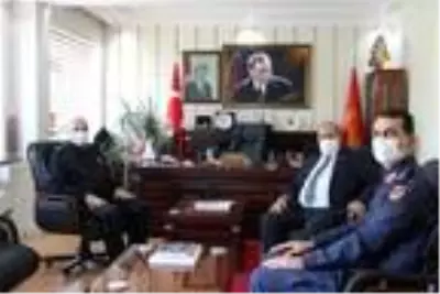 Son dakika! İl Jandarma Komutanı Sandal'dan Kaymakam Ünal'a hayırlı olsun ziyareti Son dakika! İl Jandarma Komutanı Sandal'dan Kaymakam Ünal'a hayırlı olsun ziyareti
