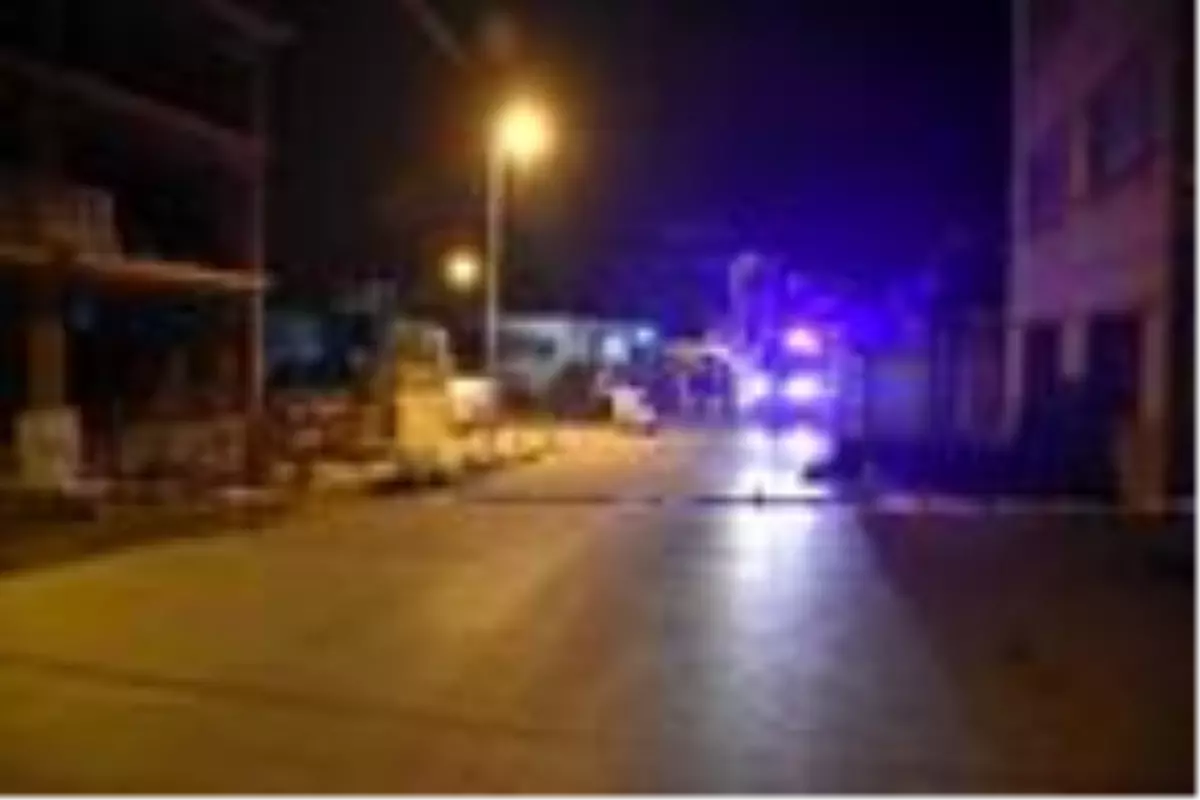 İnşaat çatısında intihara kalkıştı, polis engelledi