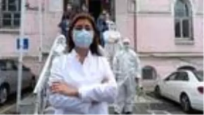 İstanbul'daki filyasyon ekipleri anlattı: Aşure dağıtan bir teyze, 18 kişilik apartmanın izolasyona alınmasına neden oldu İstanbul'daki filyasyon ekipleri anlattı: Aşure dağıtan bir teyze, 18 kişilik apartmanın izolasyona alınmasına neden oldu