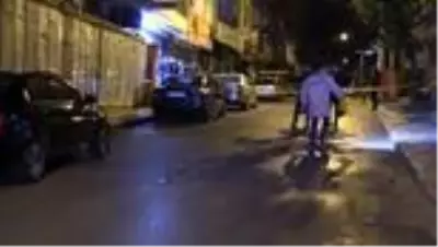 İzmir'de silahlı kavga: 1 ölü, 1 yaralı İzmir'de silahlı kavga: 1 ölü, 1 yaralı