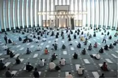 Jandarmadan İstanbul Havalimanı Camii'nde korona virüs denetimi Jandarmadan İstanbul Havalimanı Camii'nde korona virüs denetimi