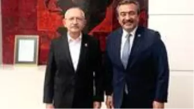 Kılıçdaroğlu'nu ziyaret eden belediye başkanı koronaya yakalandı Kılıçdaroğlu'nu ziyaret eden belediye başkanı koronaya yakalandı