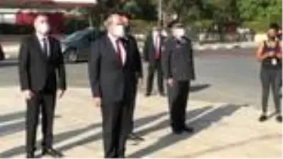Son dakika gündem: KKTC Cumhurbaşkanı Tatar, Atatürk, Dr. Fazıl Küçük ve TMT anıtlarına çelenk koydu Son dakika gündem: KKTC Cumhurbaşkanı Tatar, Atatürk, Dr. Fazıl Küçük ve TMT anıtlarına çelenk koydu