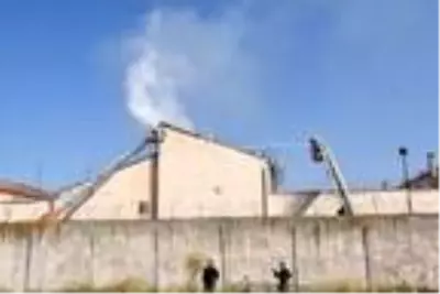 Kütahya'da cezaevinde yangın (2) Kütahya'da cezaevinde yangın (2)