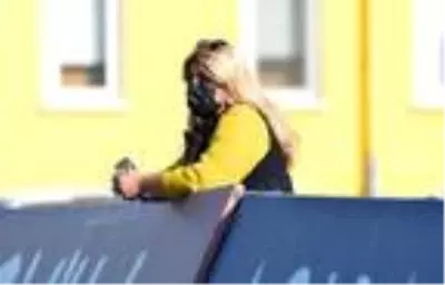 Son dakika... Loca saldırısını kınayan Berna Gözbaşı: Kaostan uzak durup futbolla anılmak istiyoruz Son dakika... Loca saldırısını kınayan Berna Gözbaşı: Kaostan uzak durup futbolla anılmak istiyoruz