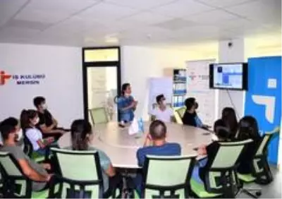 Mersin İşkur'dan öğrencilere meslek seçimine destek semineri Mersin İşkur'dan öğrencilere meslek seçimine destek semineri