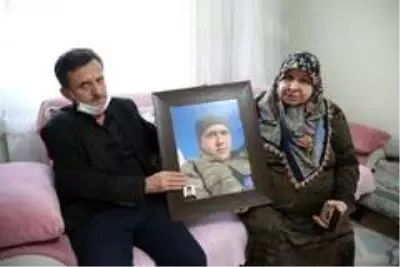 MİT'in operasyonunun ardından şehit ailelerinden önemli açıklama...Şehit Raşit Yücel'in annesi: 'Bunları içeride beslemesinler' MİT'in operasyonunun ardından şehit ailelerinden önemli açıklama...Şehit Raşit Yücel'in annesi: 'Bunları içeride beslemesinler'