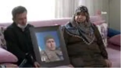 MİT'in operasyonunun ardından şehit ailelerinden önemli açıklama...Şehit Raşit Yücel'in annesi: 'Bunları içeride beslemesinler' MİT'in operasyonunun ardından şehit ailelerinden önemli açıklama...Şehit Raşit Yücel'in annesi: 'Bunları içeride beslemesinler'