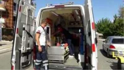Oğlunun kaza yaptığını duyan anne olay yerinde gözyaşlarına boğuldu Oğlunun kaza yaptığını duyan anne olay yerinde gözyaşlarına boğuldu