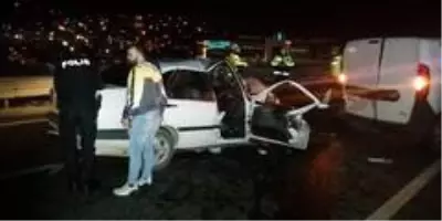 Son dakika haberi... Kocaeli'de otomobil hafif ticari araçla çarpıştı: 1'i ağır 2 yaralı Son dakika haberi... Kocaeli'de otomobil hafif ticari araçla çarpıştı: 1'i ağır 2 yaralı