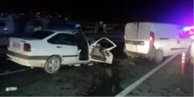 Son dakika haberi... Kocaeli'de otomobil hafif ticari araçla çarpıştı: 1'i ağır 2 yaralı Son dakika haberi... Kocaeli'de otomobil hafif ticari araçla çarpıştı: 1'i ağır 2 yaralı