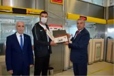 Aydın'da PTT'nin 180. kuruluş yıl dönümü kutlandı Aydın'da PTT'nin 180. kuruluş yıl dönümü kutlandı