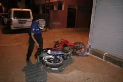 Son dakika haberi... Ses bombası attıkları sırada polise denk gelen şüpheliler yakayı ele verdi Son dakika haberi... Ses bombası attıkları sırada polise denk gelen şüpheliler yakayı ele verdi