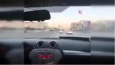 Trafiği tehlikeye attığı görüntüleri sosyal medyada paylaştı, yakayı ele verdi Trafiği tehlikeye attığı görüntüleri sosyal medyada paylaştı, yakayı ele verdi