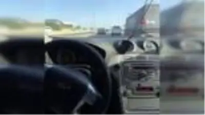 Trafiği tehlikeye attığı görüntüleri sosyal medyada paylaştı, yakayı ele verdi Trafiği tehlikeye attığı görüntüleri sosyal medyada paylaştı, yakayı ele verdi