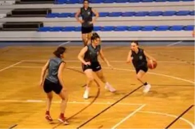 Son dakika spor: Turgutlu Belediye Kadın Basketbol Takımı parkeye indi Son dakika spor: Turgutlu Belediye Kadın Basketbol Takımı parkeye indi