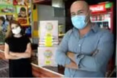 İki kardeşin ürettiği kilitli pizza kutusuna salgında yoğun ilgi: 70 il ve 5 ülkeye satıyorlar İki kardeşin ürettiği kilitli pizza kutusuna salgında yoğun ilgi: 70 il ve 5 ülkeye satıyorlar