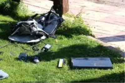 Uyarıları hiçe sayan meraklı vatandaştan ilginç tepki: 'Niye izliyorsun?' Uyarıları hiçe sayan meraklı vatandaştan ilginç tepki: 'Niye izliyorsun?'