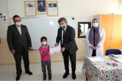 Vali Aydoğdu minik Berra'ya verdiği sözü tuttu Vali Aydoğdu minik Berra'ya verdiği sözü tuttu