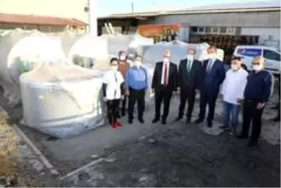 Vali Makas, Süt Analiz Merkezi'nde incelemelerde bulundu Vali Makas, Süt Analiz Merkezi'nde incelemelerde bulundu