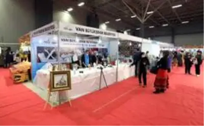 Van Büyükşehir Belediyesi stantlarına büyük ilgi Van Büyükşehir Belediyesi stantlarına büyük ilgi