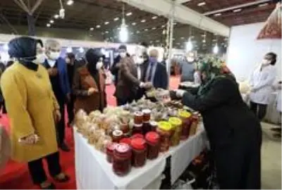 Van Büyükşehir Belediyesi stantlarına büyük ilgi Van Büyükşehir Belediyesi stantlarına büyük ilgi