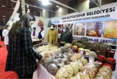 Van Büyükşehir Belediyesi stantlarına büyük ilgi Van Büyükşehir Belediyesi stantlarına büyük ilgi