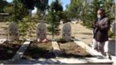 Van depreminde 9 yakınını kaybetti; '3 bin 285 gün oldu, acıda eksilen bir şey yok' Van depreminde 9 yakınını kaybetti; '3 bin 285 gün oldu, acıda eksilen bir şey yok'