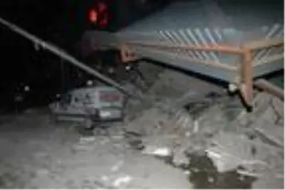 Van depreminin 9'uncu yıl dönümünde, Erciş'te anma töreni