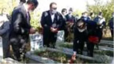 Van depreminin 9'uncu yıl dönümünde, Erciş'te anma töreni
