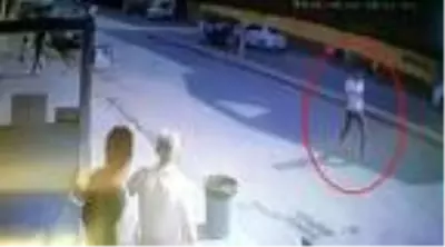 Yayaya çarptıktan sonra kaçan sürücü, motosikleti saklarken yakalandı Yayaya çarptıktan sonra kaçan sürücü, motosikleti saklarken yakalandı