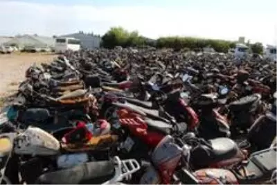 Yediemin otoparkları pandemi döneminde otomobil ve motosiklet mezarlığına döndü Yediemin otoparkları pandemi döneminde otomobil ve motosiklet mezarlığına döndü