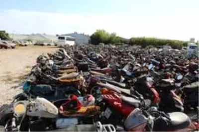 Yediemin otoparkları pandemi döneminde otomobil ve motosiklet mezarlığına döndü Yediemin otoparkları pandemi döneminde otomobil ve motosiklet mezarlığına döndü