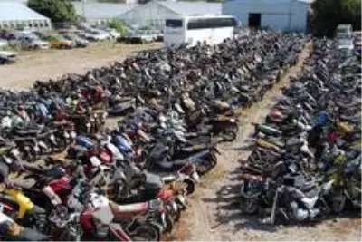 Yediemin otoparkları pandemi döneminde otomobil ve motosiklet mezarlığına döndü Yediemin otoparkları pandemi döneminde otomobil ve motosiklet mezarlığına döndü