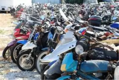 Yediemin otoparkları pandemi döneminde otomobil ve motosiklet mezarlığına döndü Yediemin otoparkları pandemi döneminde otomobil ve motosiklet mezarlığına döndü