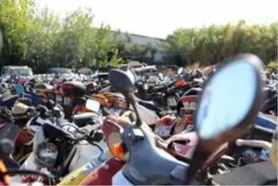 Yediemin otoparkları pandemi döneminde otomobil ve motosiklet mezarlığına döndü Yediemin otoparkları pandemi döneminde otomobil ve motosiklet mezarlığına döndü