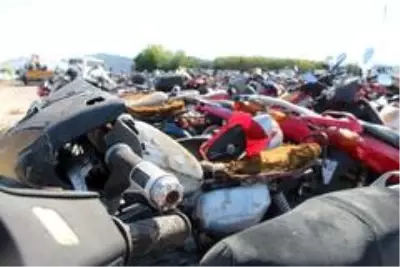 Yediemin otoparkları pandemi döneminde otomobil ve motosiklet mezarlığına döndü Yediemin otoparkları pandemi döneminde otomobil ve motosiklet mezarlığına döndü