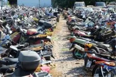 Yediemin otoparkları pandemi döneminde otomobil ve motosiklet mezarlığına döndü Yediemin otoparkları pandemi döneminde otomobil ve motosiklet mezarlığına döndü