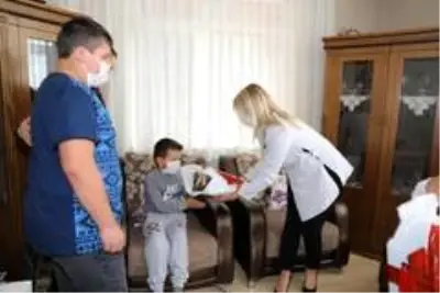 Son dakika: Yıldırımın bozduğu televizyon yenilendi çocuklar EBA'ya kavuştu Son dakika: Yıldırımın bozduğu televizyon yenilendi çocuklar EBA'ya kavuştu