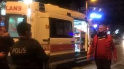 Yolun karşısına geçmeye çalışan vatandaşa çarpan araç kaçtı Yolun karşısına geçmeye çalışan vatandaşa çarpan araç kaçtı