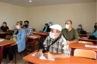 Yüksek verimli tavuk yetiştiriciliği kursu ilgi görüyor Yüksek verimli tavuk yetiştiriciliği kursu ilgi görüyor