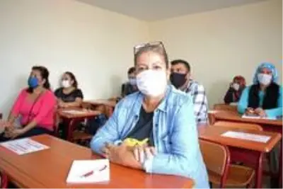 Yüksek verimli tavuk yetiştiriciliği kursu ilgi görüyor Yüksek verimli tavuk yetiştiriciliği kursu ilgi görüyor