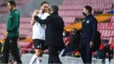 Yusuf Yazıcı'nın Avrupa Ligi'ndeki hat-trick'i, sosyal medyada en çok konuşulan konu oldu Yusuf Yazıcı'nın Avrupa Ligi'ndeki hat-trick'i, sosyal medyada en çok konuşulan konu oldu