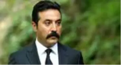 10 yıllık evliliğini tek celsede bitiren oyuncu Mustafa Üstündağ, yeni aşka yelken açtı 10 yıllık evliliğini tek celsede bitiren oyuncu Mustafa Üstündağ, yeni aşka yelken açtı