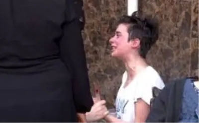 4 katlı binana yangın çıktı, kedisi 'Çiko' için gözyaşlarına boğuldu 4 katlı binana yangın çıktı, kedisi 'Çiko' için gözyaşlarına boğuldu