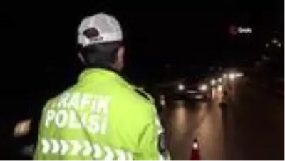 43 ilin geçiş güzergahında hafta sonu trafik yoğunluğu: Binlerce kişi yollara akın etti 43 ilin geçiş güzergahında hafta sonu trafik yoğunluğu: Binlerce kişi yollara akın etti