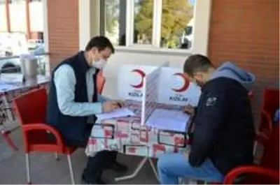 Ağrı Emniyet Müdürlüğü'nden Kızılay'a kan bağışı Ağrı Emniyet Müdürlüğü'nden Kızılay'a kan bağışı